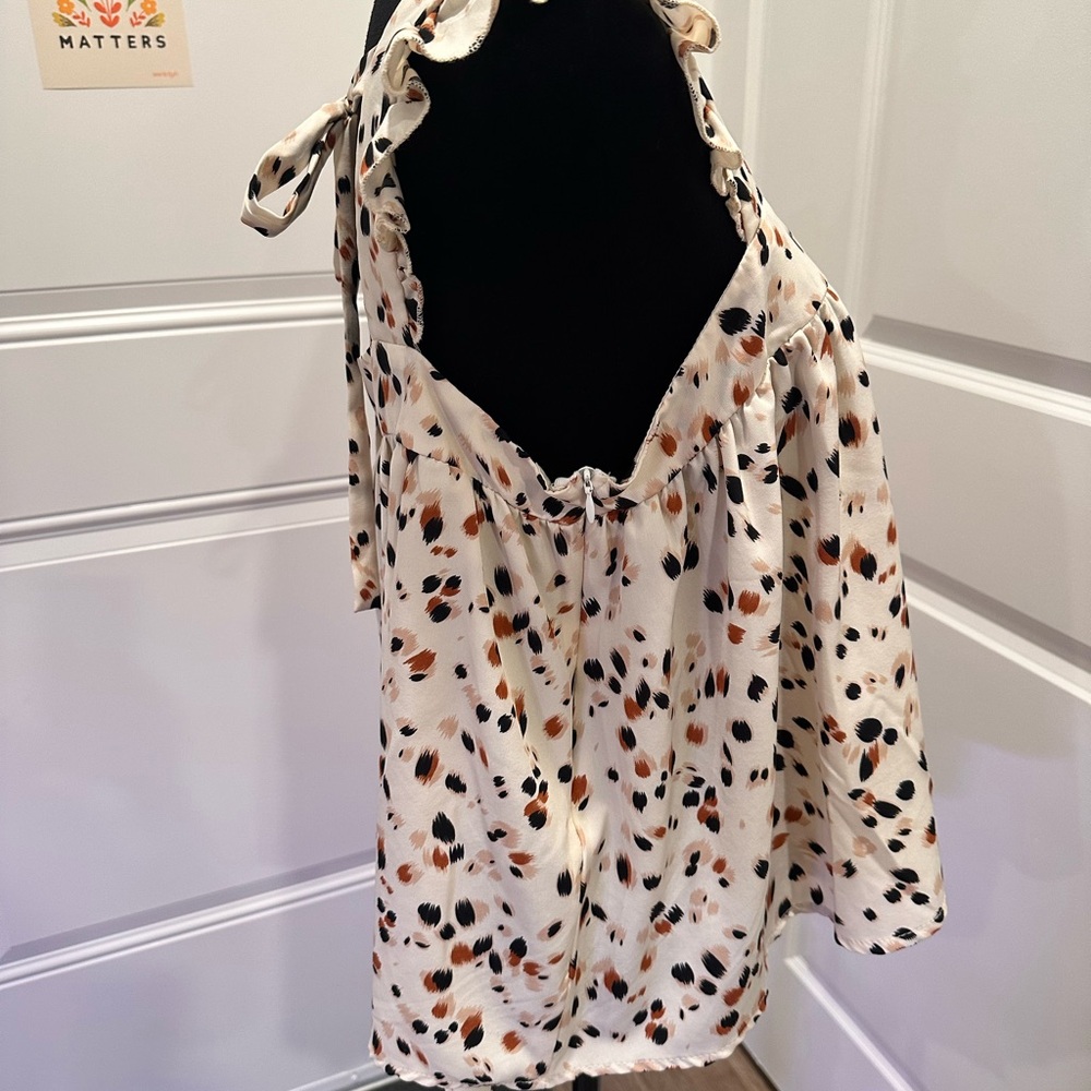 SHEIN Cream and Black Ruffle Sleeve Blouse - high-low - Picture 4 of 9